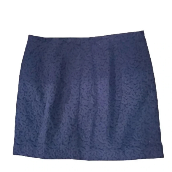 NWOT Club Monaco navy lace overlay tapestry mini skirt Size 2 - Picture 1 of 5